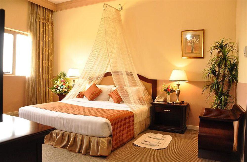 City Hotel Рас ал Хайм Екстериор снимка