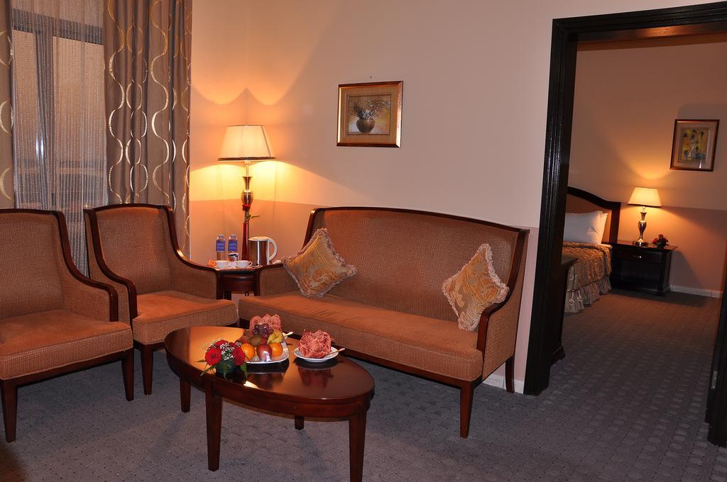 City Hotel Рас ал Хайм Екстериор снимка