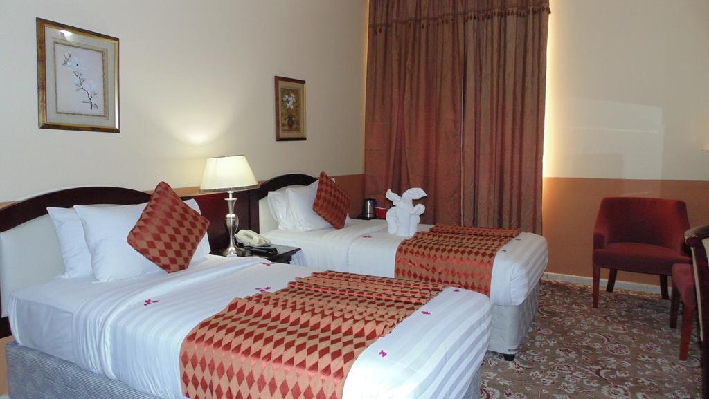 City Hotel Рас ал Хайм Екстериор снимка