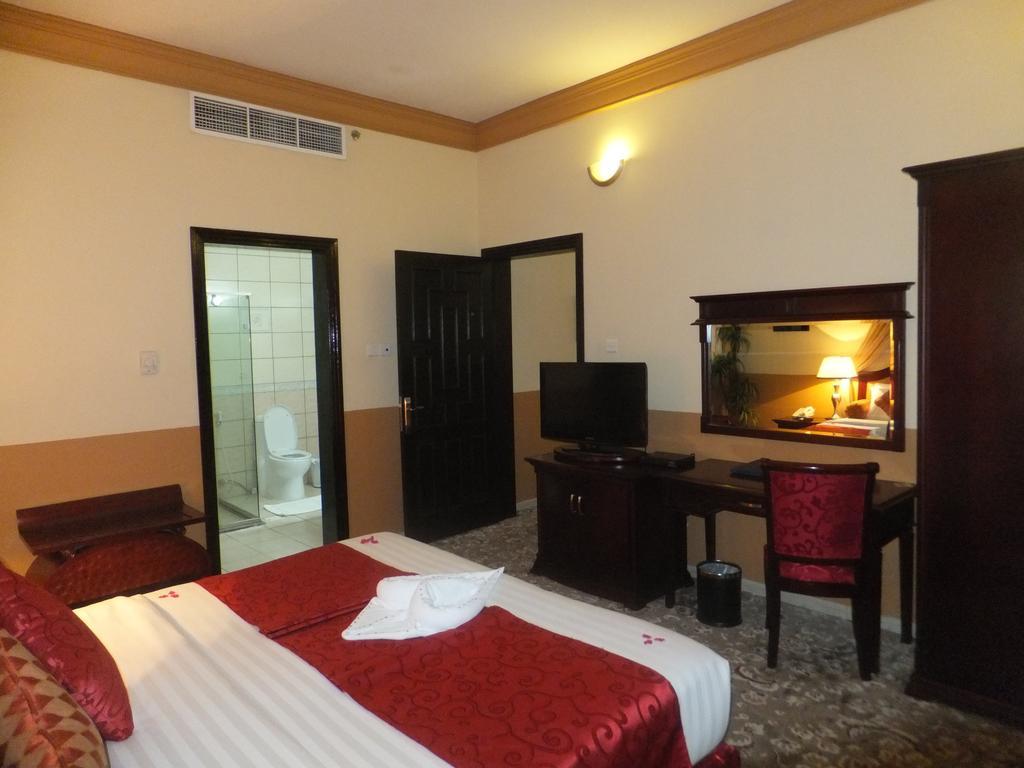 City Hotel Рас ал Хайм Екстериор снимка