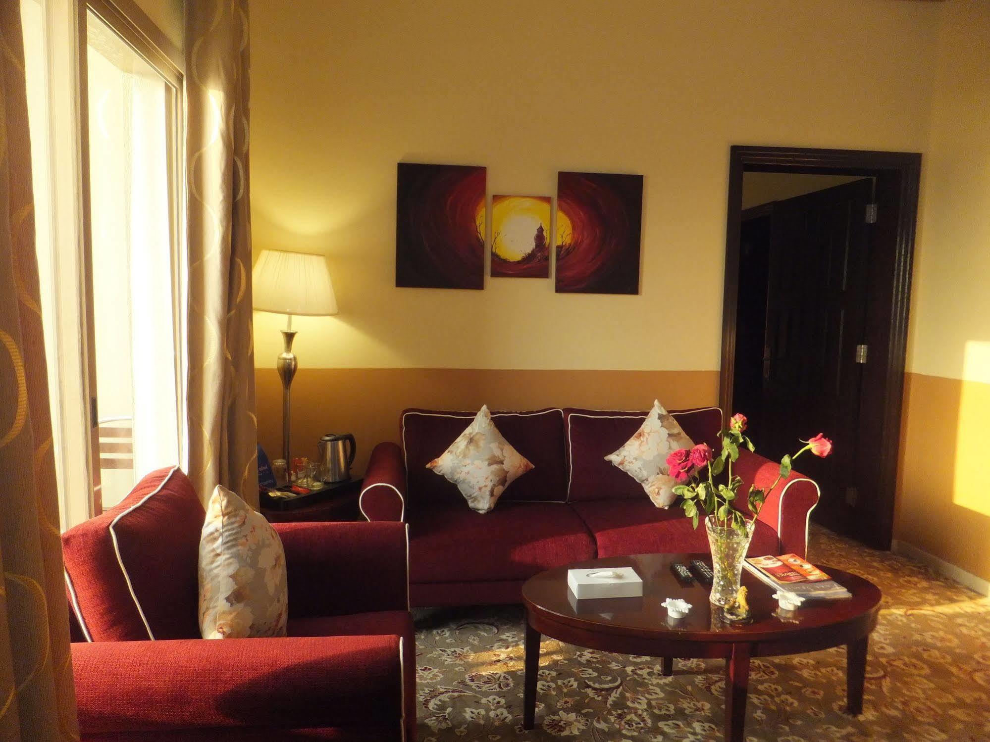 City Hotel Рас ал Хайм Екстериор снимка