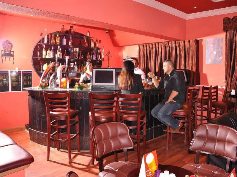 City Hotel Рас ал Хайм Екстериор снимка